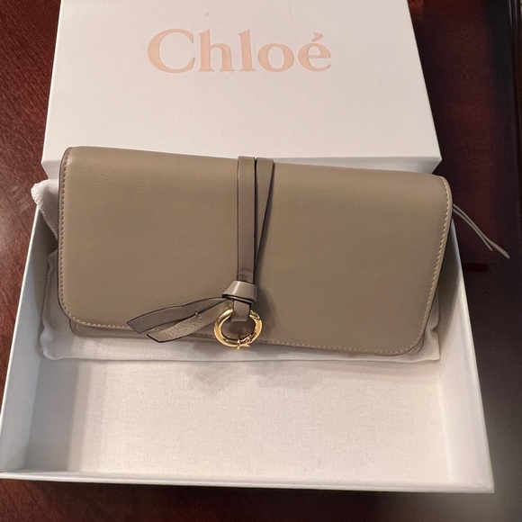 Chloé Beige Leather Wallet EUC the leather on this wallet is like butter! - Picture 6 of 16